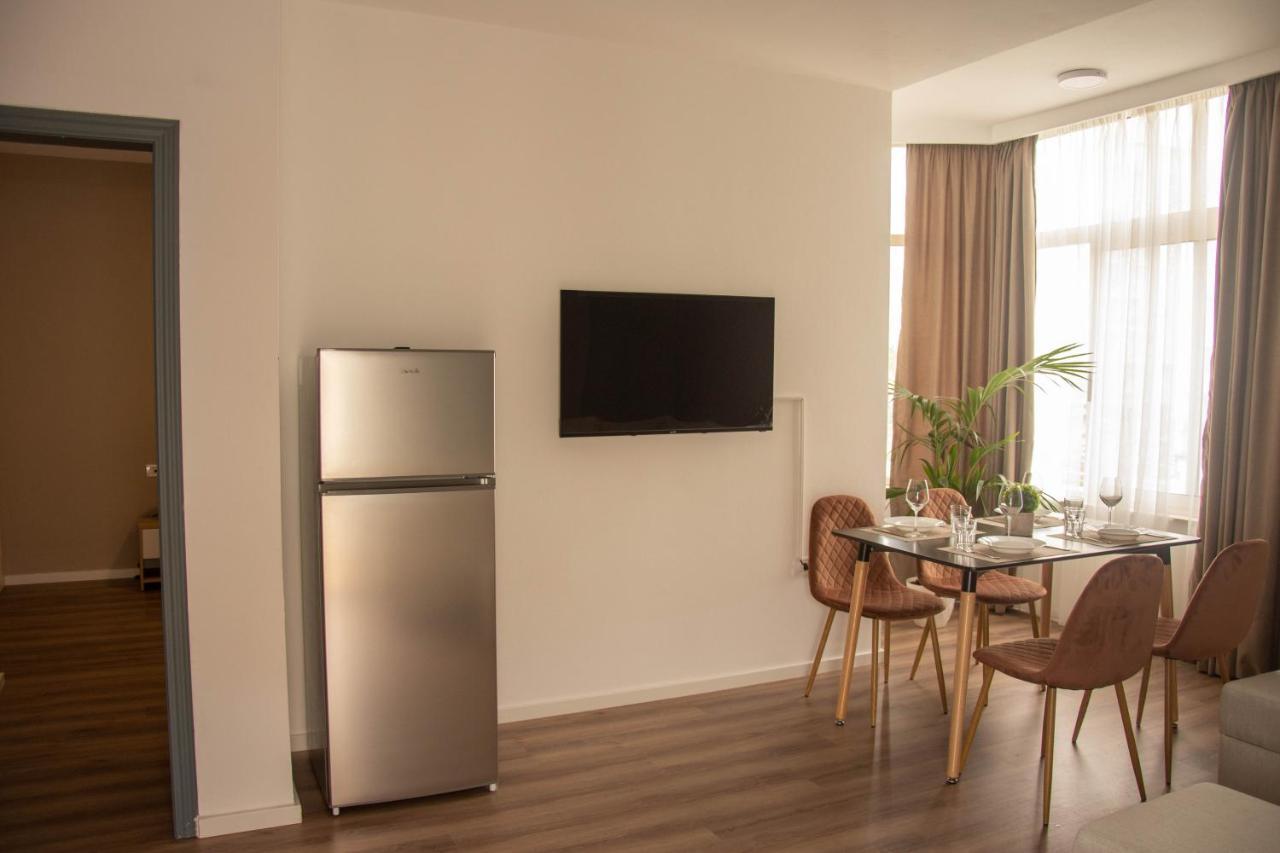 Wave Beachfront Apartments Durres Exterior photo