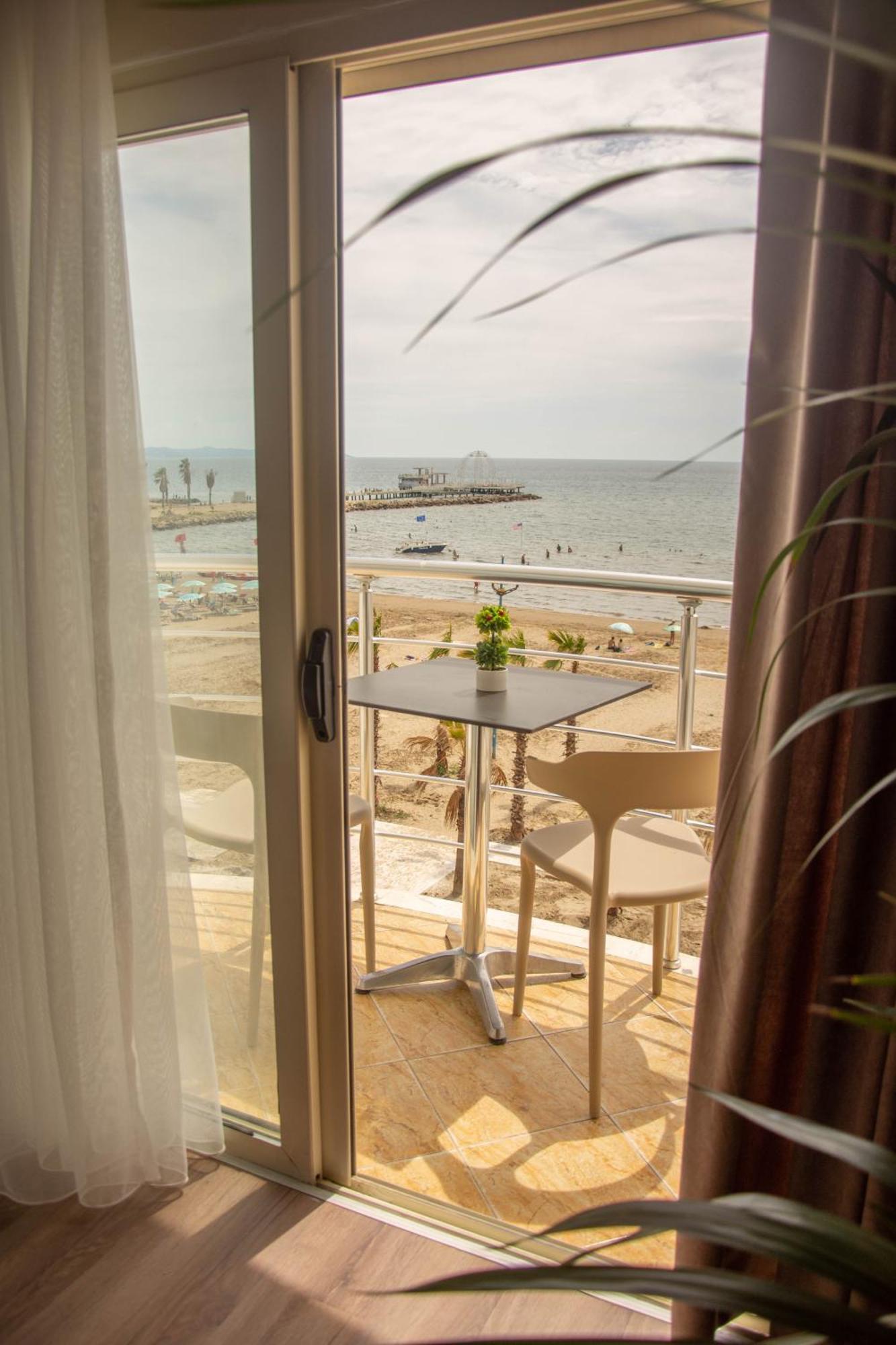 Wave Beachfront Apartments Durres Exterior photo