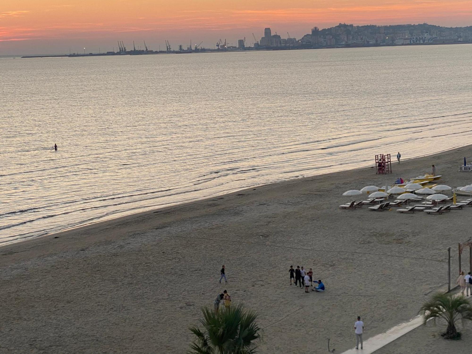 Wave Beachfront Apartments Durres Exterior photo